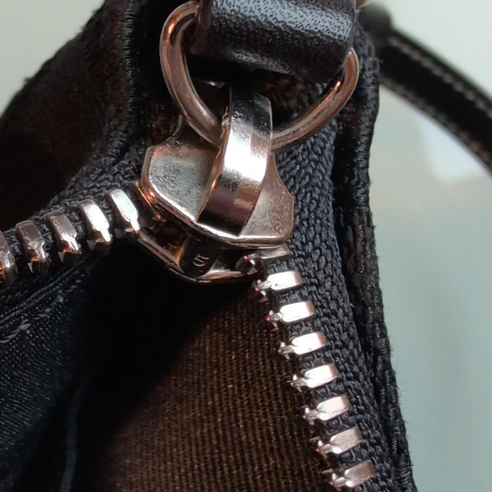 Coach Vintage Black Canvas and Leather Demi - Picture 14 of 16